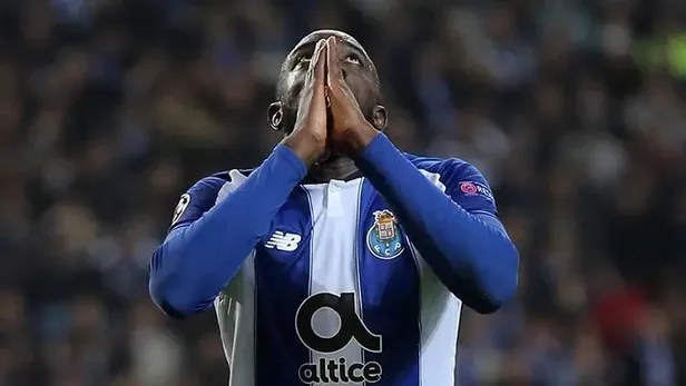 fenerbahceye-defansin-korkulu-ruyasi-o-bir-ayibogan-bedavaya-stoperleri-sirtlamaya-geliyor-1692693887994.jpeg O bir ayıboğan! Bedavaya stoperleri sırtlamaya geliyor! Fenerbahçe'ye defansın korkulu rüyası!-2