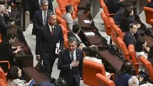 Özgür Özel kendi evet dedi vekillerine hayır kapısını açtı