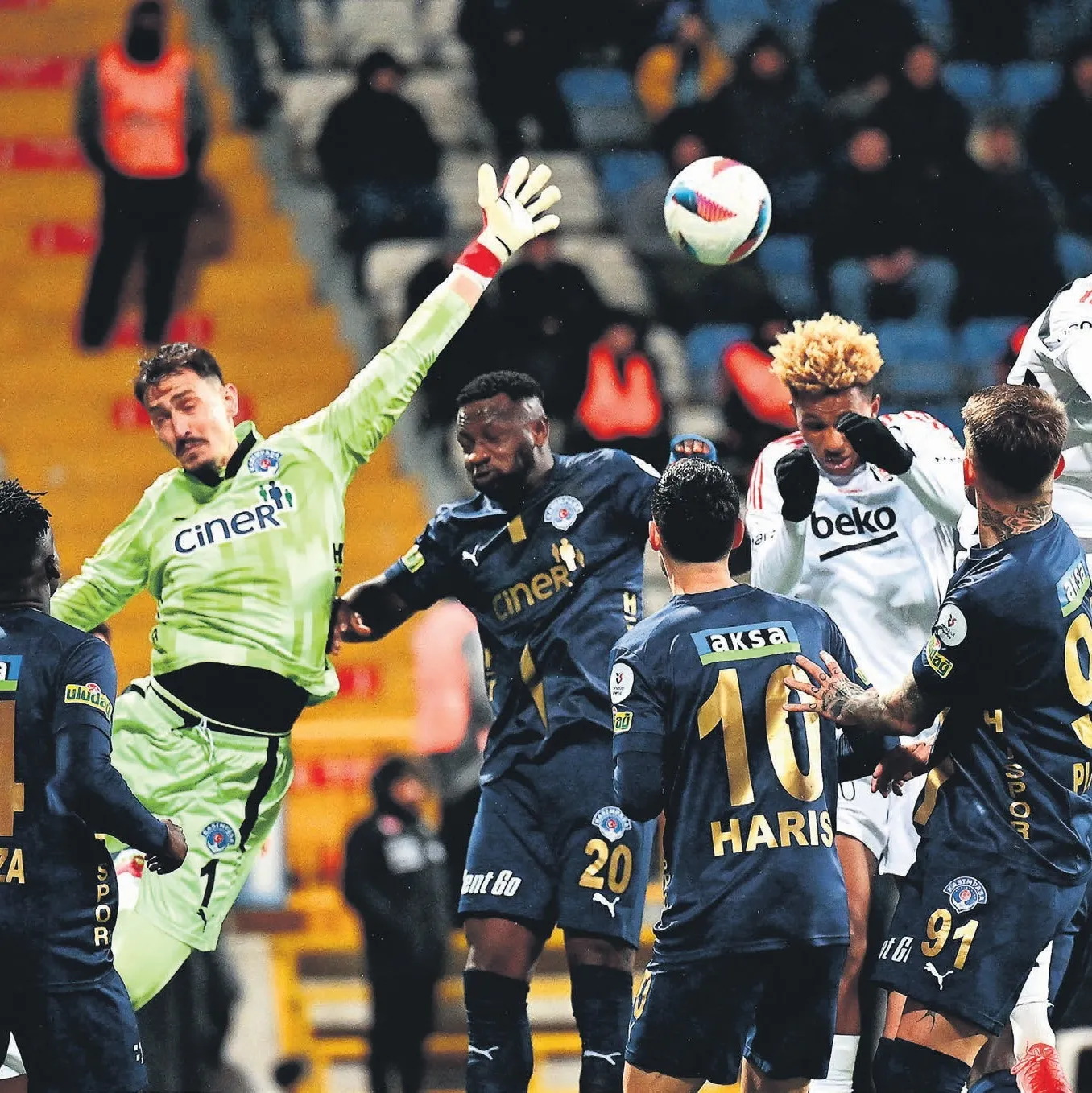 Hayal kırıklığı yaşıyoruz