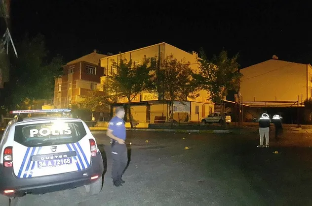 Avcılar’da minibüsçülerin kavgasında mermiler yağdı