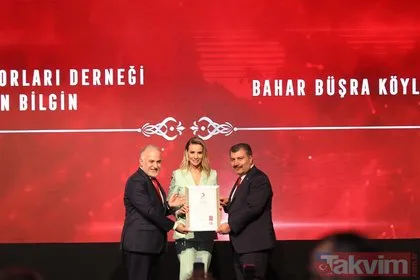 Türk Kızılay’ından Esra Erol’a Platin Madalya! Esra Erol, 20.000’den fazla çocuğun yüzünü güldürdü!