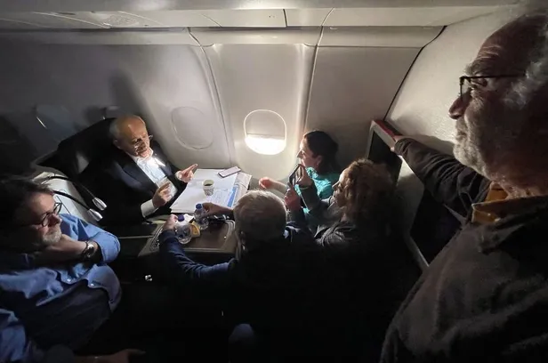 kemal-kilicdaroglu-abd-fiyaskosunun-ardindan-rotayi-avrupaya-kirdi-ingiltereye-gidiyor-1667209183646.jpeg Kemal Kılıçdaroğlu ABD fiyaskosunun ardından rotayı Avrupa'ya kırdı! İngiltere'ye gidiyor-3