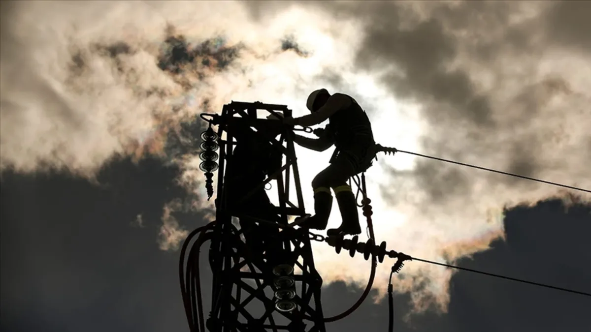 İstanbul’da 22 ilçeyi etkileyecek elektrik kesintisi: Bu gece başlıyor! 9-16 saat arası sürecek