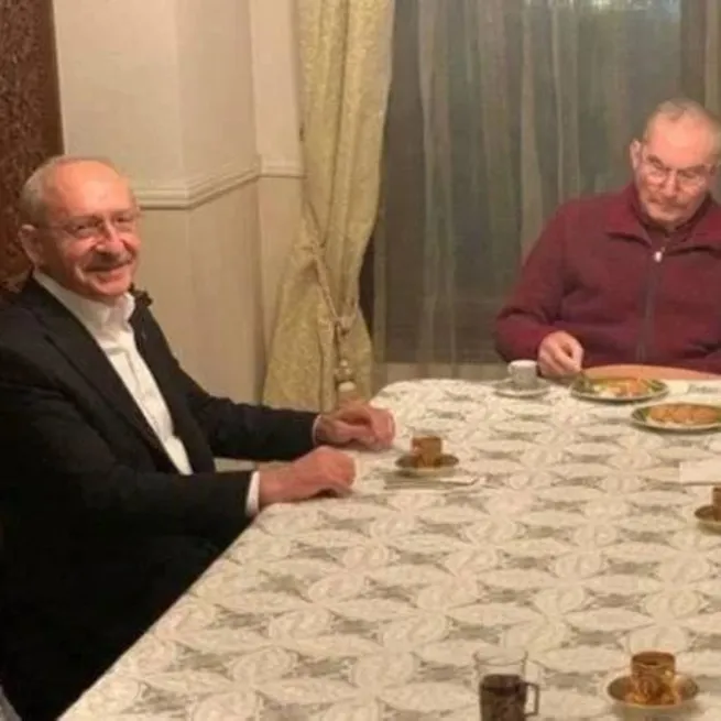 Kemal Kılıçdaroğlu kaset kumpası kurduğu Deniz Baykalın evine adaylık için gitti!
