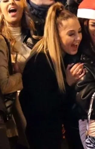 İngiltere'de şoke eden görüntüler! Noel bahanesiyle ölüme davetiye çıkartılar