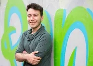 Koronavirüse yakalanan YouTuber Enes Baturdan büyük sorumsuzluk! Karantinadan kaçtı... Yurda yerleştirildi