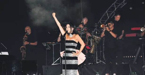 Şarkıcı Karsu, Harbiye'yi şenlendirdi, evlilik sorularına cevap verdi! 'Ben hiç istemiyordum ama...'