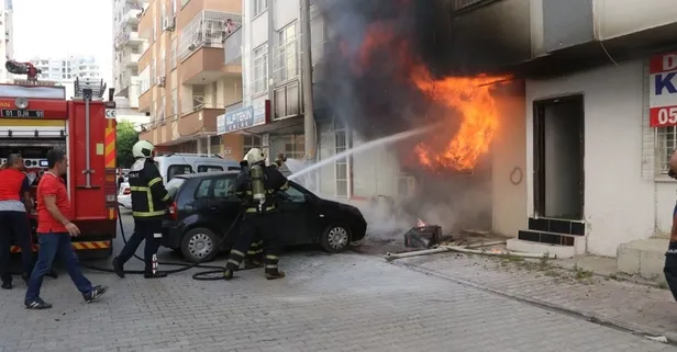 Adana'da korkutan yangın! Zemin katta bulunan daire alev alev böyle yandı