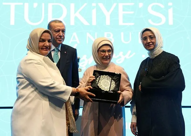 Son dakika: Başkan Erdoğan'dan Kadınların Türkiye'si buluşmasında önemli açıklamalar-12