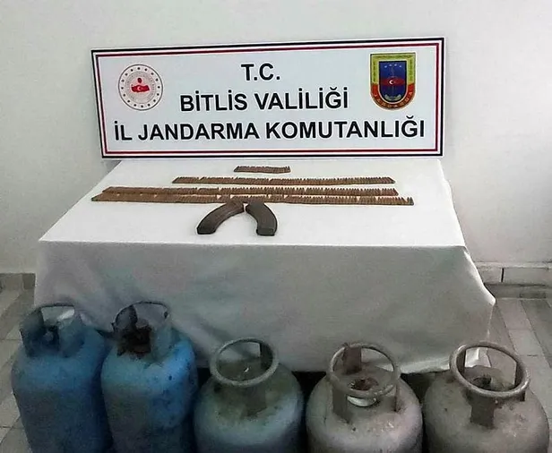 kalleslere-operasyon-bitliste-pkkli-teroristlere-ait-muhimmat-ele-gecirildi-1607620648275.jpeg Kalleşlere operasyon! Bitlis'te PKK'lı teröristlere ait mühimmat ele geçirildi-3