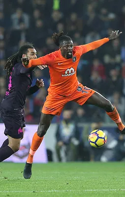 İntiharın kıyısından, futbolun zirvesine: Emmanuel Adebayor