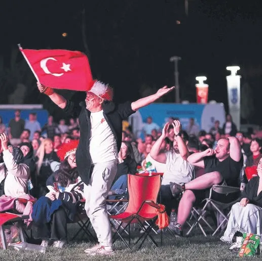 12 Dev Adam coşkusu