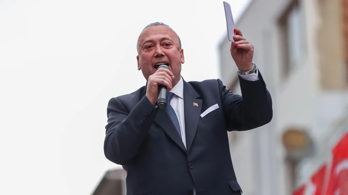 ozgur-ozelin-ozkan-yalima-attigi-mesaj-ortaya-cikti-mavi-valizin-icine-koyuver-1778745167819.jpeg Özgür Özel'in Özkan Yalım'a attığı mesaj ortaya çıktı: Mavi valizin içine koyuver | Denizli görüntüleri ortaya çıktı-6