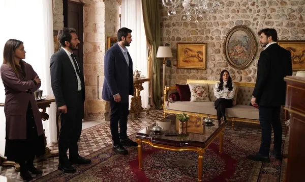 ferit-gozunu-karartti-yamanla-burun-buruna-geldi-kalp-yarasi-28-bolum-fragmani-yayinlandi-bulacagim-babamin-ka-1642459735938.jpg Ferit gözünü kararttı Yaman’la burun buruna geldi! Kalp Yarası 28. bölüm fragmanı yayınlandı: Bulacağım babamın katilini!-3