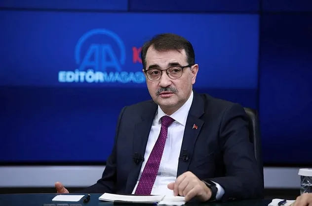 Son dakika: Bakan Dönmez: 2030'da Türkiye'de 1 milyonun üzerinde elektrikli otomobil olacağını öngörüyoruz