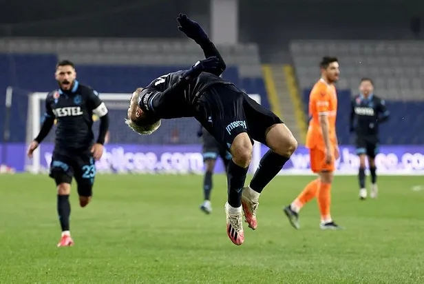 trabzonsporun-genc-yildizi-yusuf-saridan-messi-golu-1613773105004.jpeg Trabzonspor'un genç yıldızı Yusuf Sarı'dan Messi golü!-6