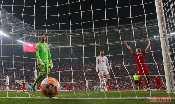 Türkiye-Galler'i 2 golle devirdi! A Milli Takım'ın genç yıldızı Arda Güler öyle bir gol attı ki yine kendine hayran bıraktı - 14