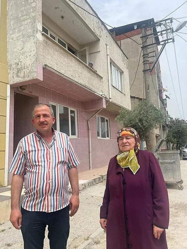 bursada-bir-garip-olay-96-yasindaki-annesini-firina-gonderdi-ekmegi-begenmeyince-evi-terk-etti-1716455162279.jpeg Bursa'da bir garip olay: 96 yaşındaki annesini fırına gönderdi, ekmeği beğenmeyince evi terk etti-5