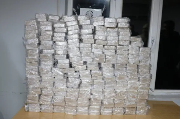 son-dakika-icisleri-bakani-suleyman-soylu-pkk-teror-orgutune-karsi-uyusturucu-operasyonu-gerceklestirildigini-duyurdu-1615493468782.jpg Son dakika! İçişleri Bakanı Süleyman Soylu, PKK terör örgütüne karşı uyuşturucu operasyonu gerçekleştirildiğini duyurdu-2