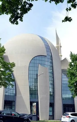 Köln'deki DİTİB Merkez Camisi ibadete açıldı