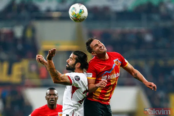 Galatasaray'da Okan Buruk Kayseri mağlubiyeti sonrası ateş püskürdü: Hakemlerle ve VAR ile uğraşmaktan yorulduk - 14