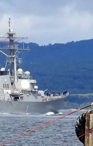 ABD savaş gemisi İstanbul Boğazı’ndan geçti