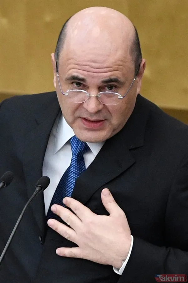 Rus lider Vladimir Putin, iktidarı eline aldığı günden beri hiç vazgeçmediği prensibine bağlı kaldı ve başbakan seçerken kamuoyu gözünde kendisine alternatif...