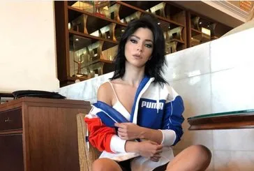 Merve Boluğur, yan masadaki erkeklerin ikramlarından rahatsız olup mekandan hızla ayrıldı!