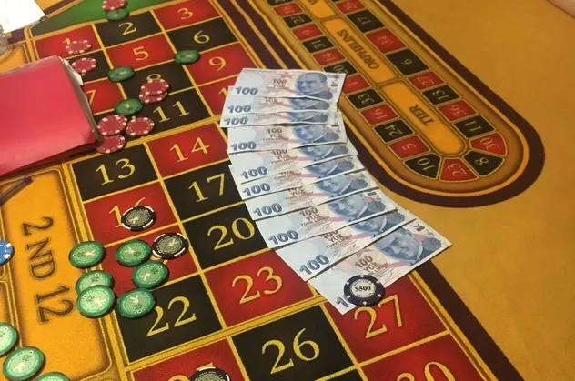 Las Vegas değil Beyoğlu! Polis bile şok oldu! Ruletler, BlackJack'ler, poker masaları, kumar pulu...