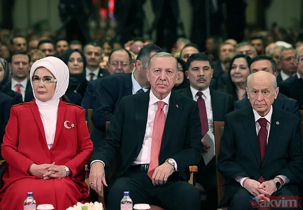 Başkan Erdoğan, 29 Ekim Özel Programı'na katıldı! Erdoğan yanına gelen küçük kız çocuğu ile fotoğraf çektirdi - 6