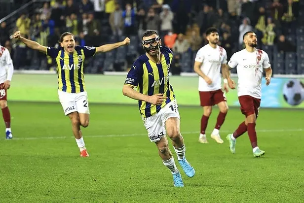 serdar-dursun-3-puani-getirdi-fenerbahce-2-0-hatayspor-mac-sonucu-1645381267657.jpeg