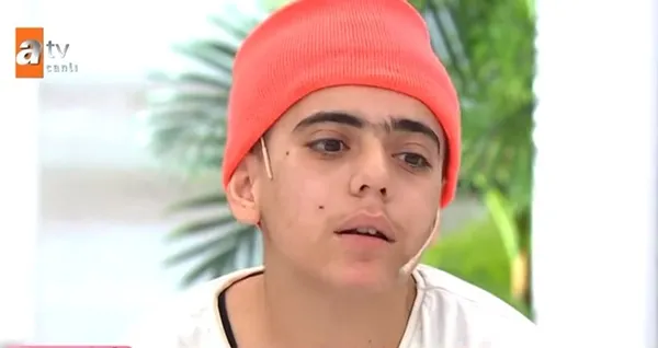 fatma-gozyaslari-icinde-esra-erolda-canli-yayinina-cikti-hamilelik-itirafi-soke-etti-yasadiklari-kan-dondurdu-bana-ilac-verip-1638550792736.jpg Fatma gözyaşları içinde Esra Erol’da canlı yayınına çıktı! Hamilelik itirafı şoke etti yaşadıkları kan dondurdu ‘Bana ilaç verip...'-6
