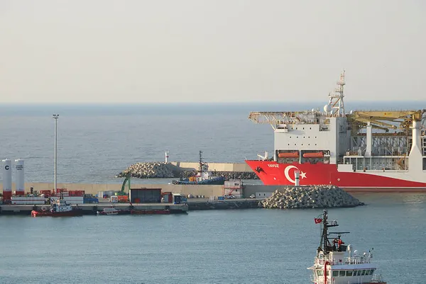 1649566188116.jpg Denizin 2 bin metre dibinde doğalgaz operasyonu! Türkiye için milat niteliğinde-6