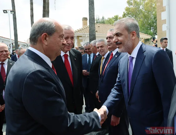 Seçim sonrası ilk yurt dışı ziyareti: Başkan Erdoğan, Kuzey Kıbrıs'ta! Dikkat çeken pankart: Sevdamız Mavi Vatan - 33