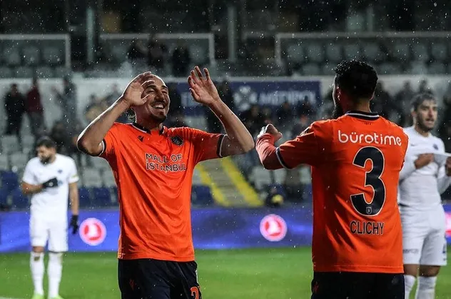 Başakşehir'den 5 gollü kapanış! Başakşehir 5-1 Kasımpaşa (MAÇ SONUCU)