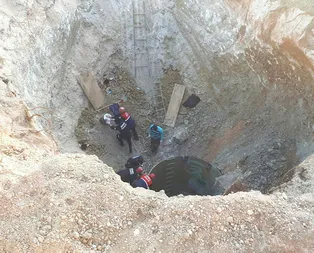 Kuyu çöktü: İşçiler toprak altında kaldı