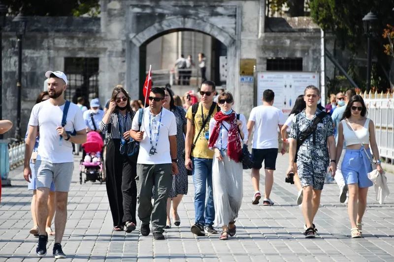 turist-yagdi-ilk-4-ayda-en-cok-almanyadan-geldiler-iste-ziyaretci-sayilari-1716543246209.jpg Turist yağdı: İlk 4 ayda en çok Almanya'dan geldiler | İşte ziyaretçi sayıları-4