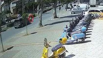 Antalya’da kahreden olay! Okuldan el ele çıkan iki kardeşi ölüm ayırdı: Sürücü yakalandı! Görüntüler anbean kamerada