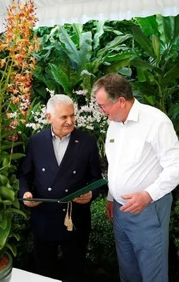 Başbakan'a orkide sürprizi