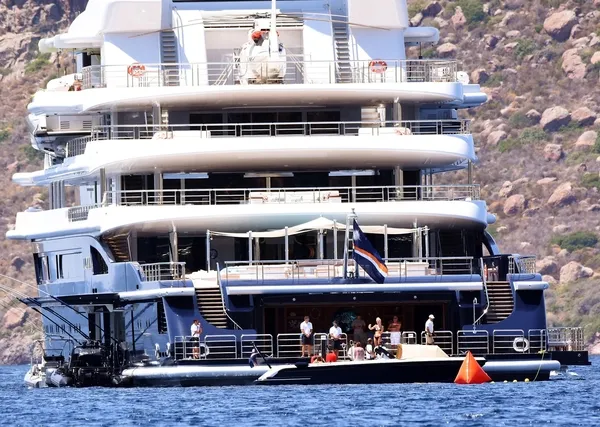 Azeri asıllı milyarder, Marmaris'ten tablo satın aldı-19