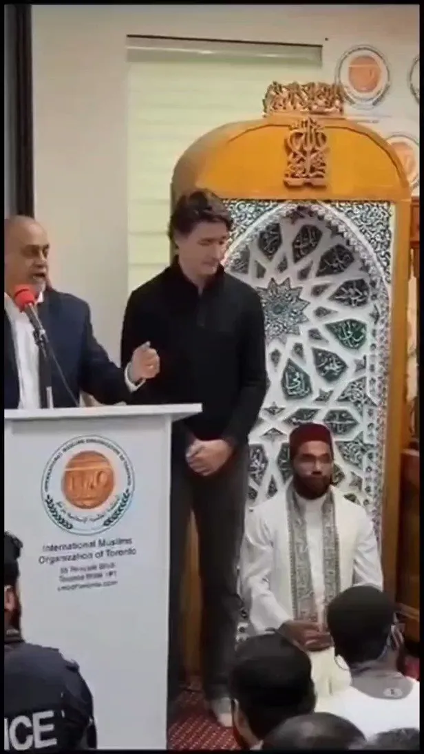 soykirimciya-destek-veren-kanada-basbakani-trudeauya-gazze-tepkisi-cami-ziyaretinde-yuhalandi-yaziklar-olsun-1697882080082.jpeg Soykırımcıya destek veren Kanada Başbakanı Trudeau’ya Gazze tepkisi! Cami ziyaretinde yuhalandı: Yazıklar olsun-2