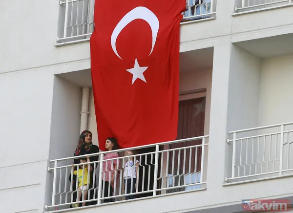 19 Mayıs saat 19.19'da tüm Türkiye İstiklal Marşı için tek ses oldu! - 6