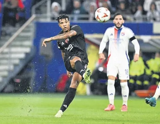 Penaltı ve gol VAR’dan döndü