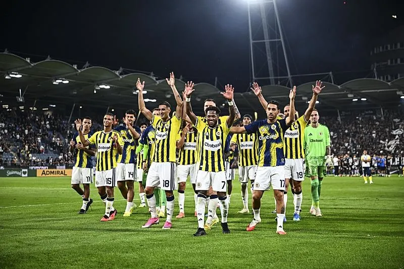 fenerbahce-avantaj-pesinde-ismail-kartal-11i-belirledi-1786965868015.jpeg Fenerbahçe avantaj peşinde! İsmail Kartal 11'i belirledi-5
