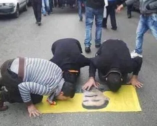 Teröristbaşına PYD öpücüğü!