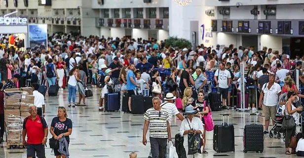 Antalya 11 milyon turiste yaklaştı