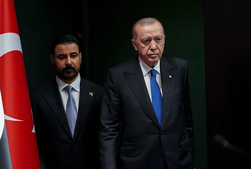 imza-toreninde-teknik-duzeltme-bakan-uraloglu-ne-yasandigini-anlatti-1785418482419.jpeg İmza töreninde teknik düzeltme! Bakan Uraloğlu ne yaşandığını anlattı-5