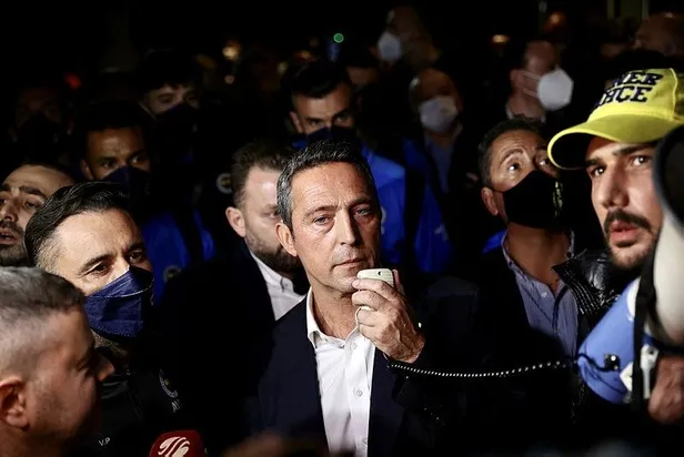 Fenerbahçe'de taraftar isyan etti: Yönetim istifa! Ali Koç'u köşesinden bombaladı: Başkanlığı kaldıramıyor-10