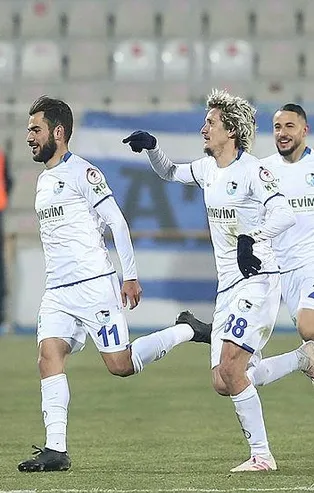 Kartal'a Erzurum'da soğuk duş! BB Erzurumspor 3-2 Beşiktaş (MAÇ SONUCU)