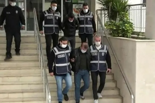Mersin'de akılalmaz dolandırıcılık: "Banka yöneticileri FETÖ'cü. Paranızı bize teslim edin"